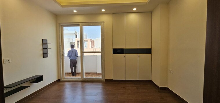 Room, rwa-apartments-sector-45 3 Bedroom 2100 Sq.Ft. Builder Floor In Sector 45 Noida 9945928
