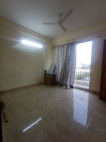Room in 2 BHK Apartment at Signature Global Park, Sohna Sector 36 – for Rent