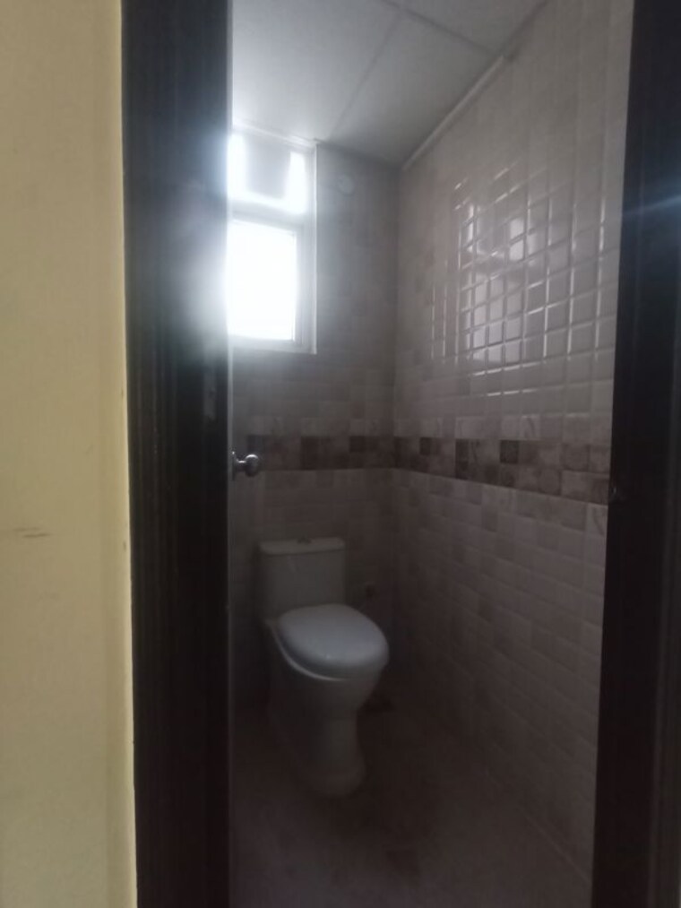 Bathroom, signature-global-park 2 Bedroom 745 Sq.Ft. Apartment In Sohna Sector 36 Gurgaon 9945929