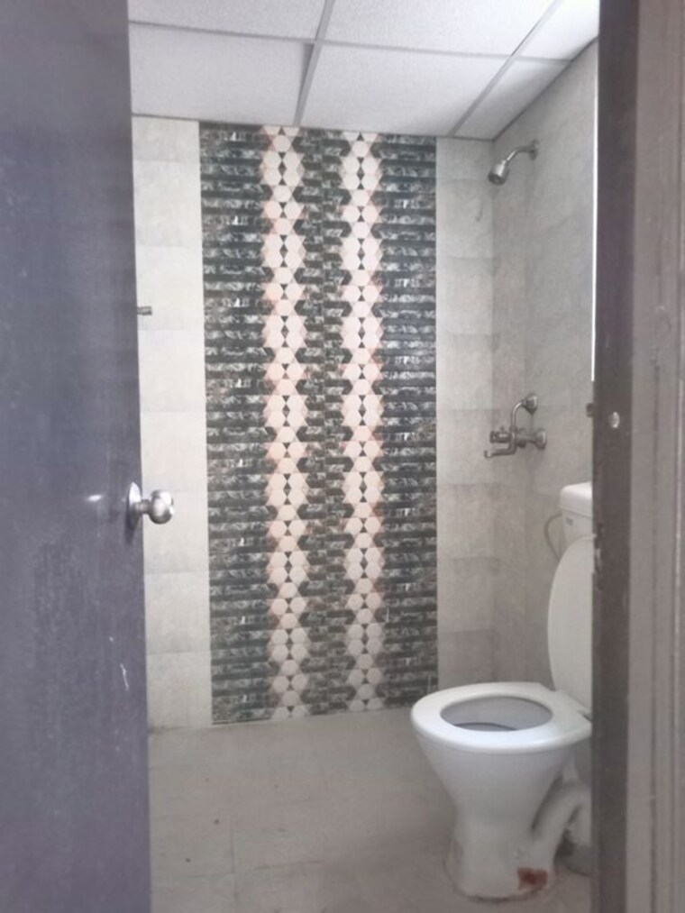Bathroom, signature-the-serenas 2 Bedroom 583 Sq.Ft. Independent House In Sohna Sector 36 Gurgaon 9945956