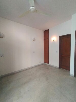 Room in 2 BHK Apartment at Greater Kailash I – for Rent