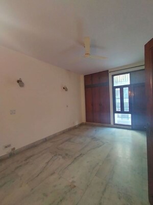 Room in 2 BHK Apartment at Greater Kailash I – for Rent
