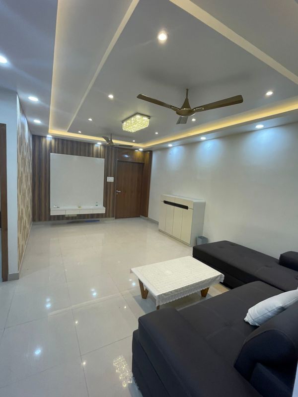 3 BHK + Pooja Room,Servant Room,Study Room,Extra Room,Basement,Store Room Apartment For Sale in Park Circus