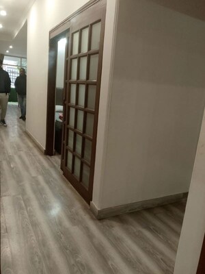 Room in 2.5 BHK Apartment at Greater Kailash I – for Rent