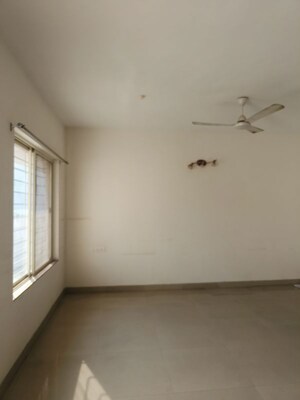 Room in 3 BHK Apartment at Manav Silver Skyscapes, Wakad – for Rent