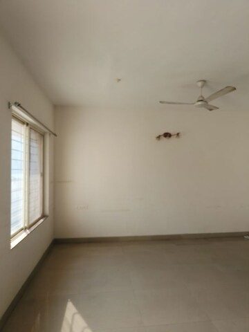 Room in 3 BHK Apartment at Manav Silver Skyscapes, Wakad – for Rent