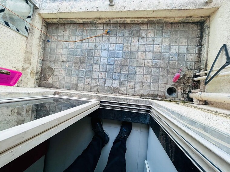 Balcony, andheri west 1 Bedroom 380 Sq.Ft. Apartment In Andheri West Mumbai 9946003