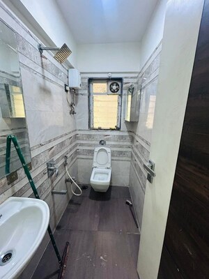 Bathroom in 1 BHK Apartment at Andheri West – for Rent