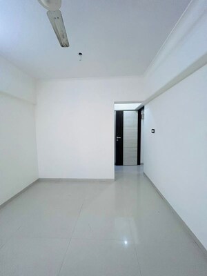 Room in 1 BHK Apartment at Andheri West – for Rent