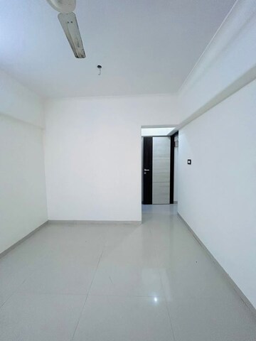 Room in 1 BHK Apartment at Andheri West – for Rent