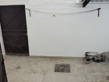 Team Area in 2 BHK Apartment at Greater Kailash I – for Rent