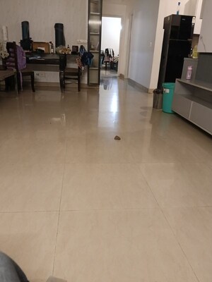 Room in 2.5 BHK Apartment at GPL Eden Heights, Sector 70 – for Rent