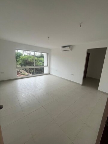 Room in 3.5 BHK Apartment at Marvel Bounty 2, Hadapsar – for Sale