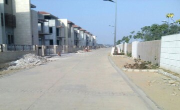  Plot For Sale in Sector 45