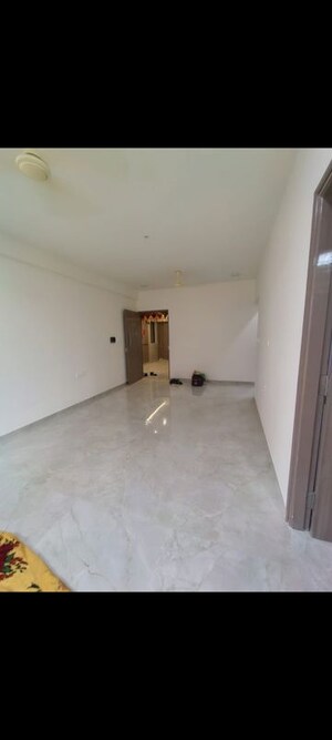 Room in 3 BHK Apartment at Shantinath Darshan CHS Dahisar, Dahisar East – for Rent