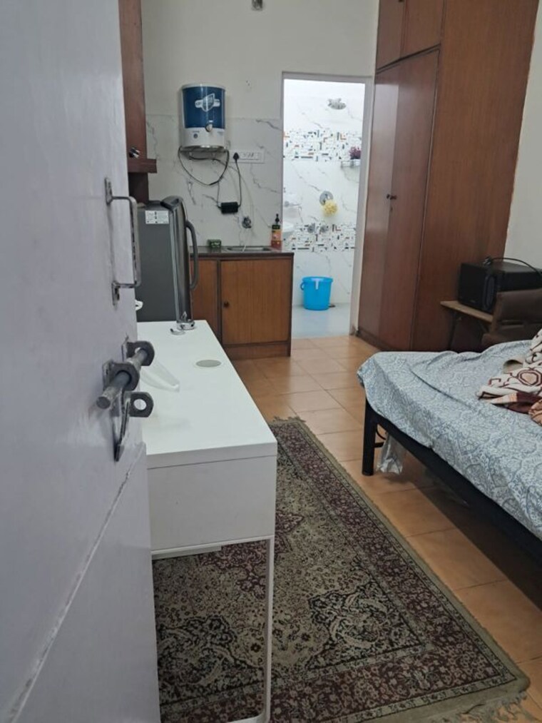 Kitchen, hauz khas 1 RK 500 Sq.Ft. Builder Floor In Hauz Khas Delhi 9946094