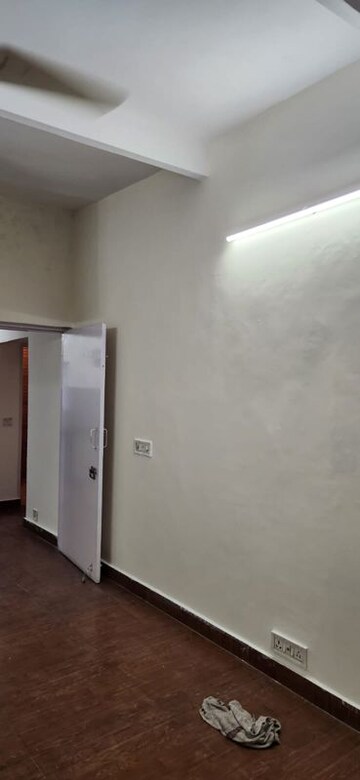 Room in 2 BHK Apartment at Alaknanda – for Rent