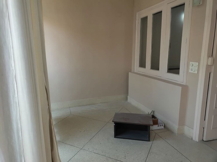 Room, safdarjung development area 2 Bedroom 125 Sq.Yd. Builder Floor In Safdarjung Development Area Delhi 9946106