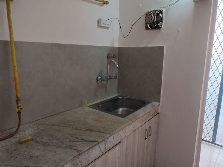 Bathroom, safdarjung development area 2 Bedroom 125 Sq.Yd. Builder Floor In Safdarjung Development Area Delhi 9946106