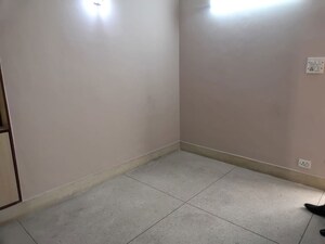 Room in 2 BHK Builder Floor at Safdarjung Development Area – for Rent
