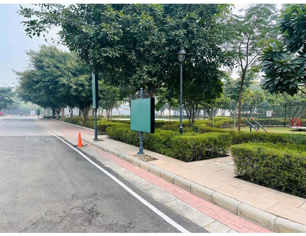 Plot For Sale in DLF Garden City Plots I