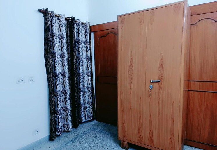 Bedroom, hauz khas 1 Bedroom 100 Sq.Yd. Builder Floor In Hauz Khas Delhi 9946120