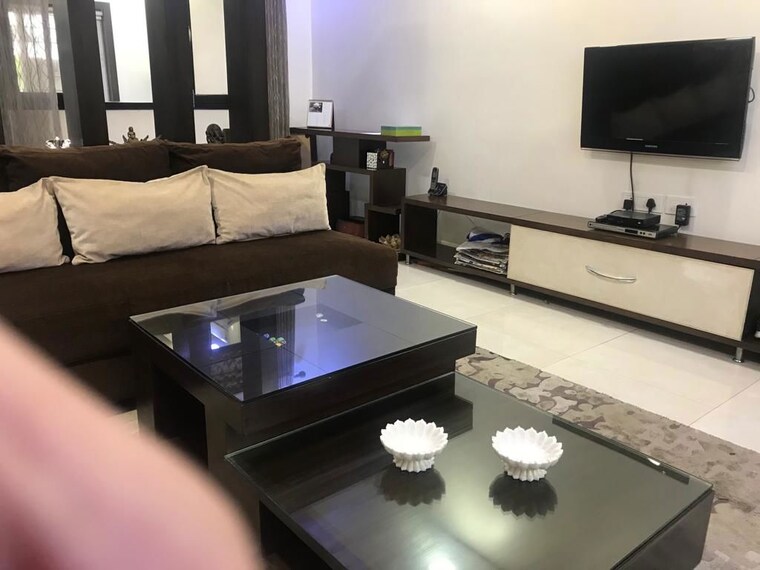 Living Room, hauz khas 2 Bedroom 1100 Sq.Ft. Builder Floor In Hauz Khas Delhi 9946129
