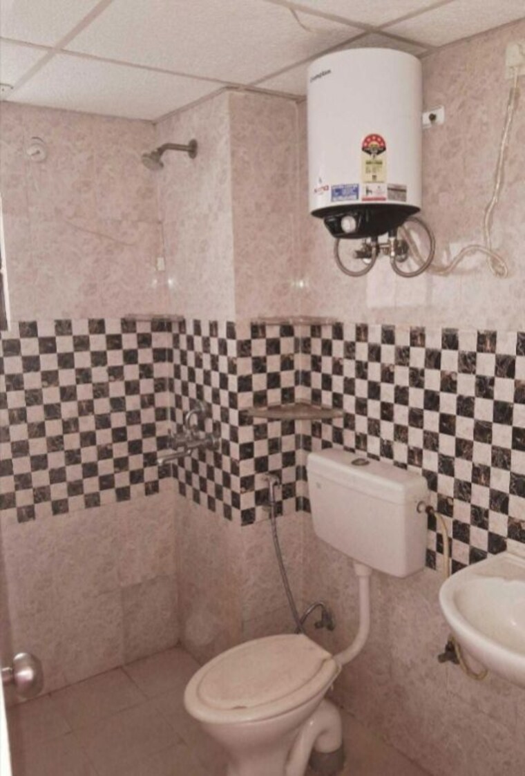 Bathroom, signature-global-synera 2 Bedroom 635 Sq.Ft. Apartment In Sector 81 Gurgaon 9946154