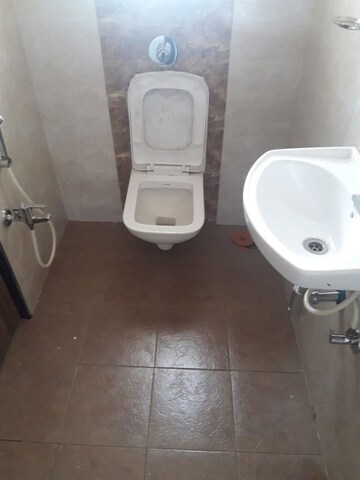 Bathroom in 2 BHK Apartment at Ameet Tower, Chembur – for Sale