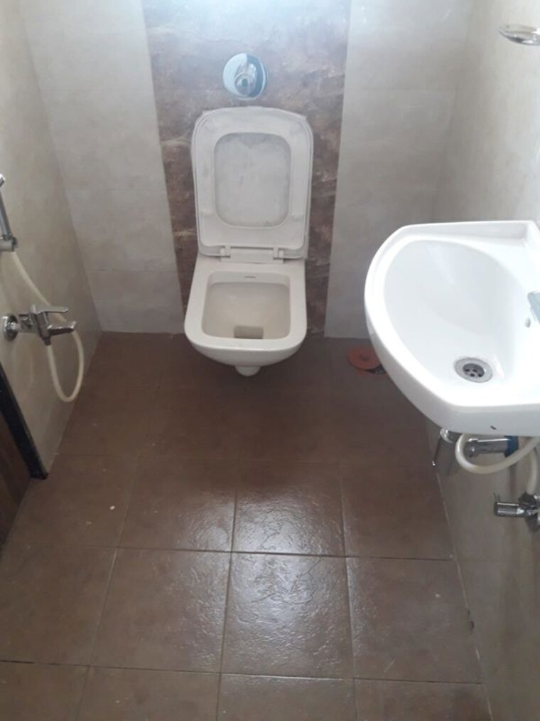 Bathroom, ameet-tower 2 Bedroom 755 Sq.Ft. Apartment In Chembur Mumbai 9932816