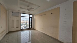 Room in 3 BHK Apartment at MD Leafstone Apartments, Patiala Road – for Sale