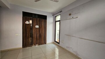 Room in 3 BHK Apartment at MD Leafstone Apartments, Patiala Road – for Sale