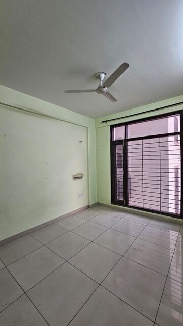 Room in 3 BHK Apartment at MD Leafstone Apartments, Patiala Road – for Sale