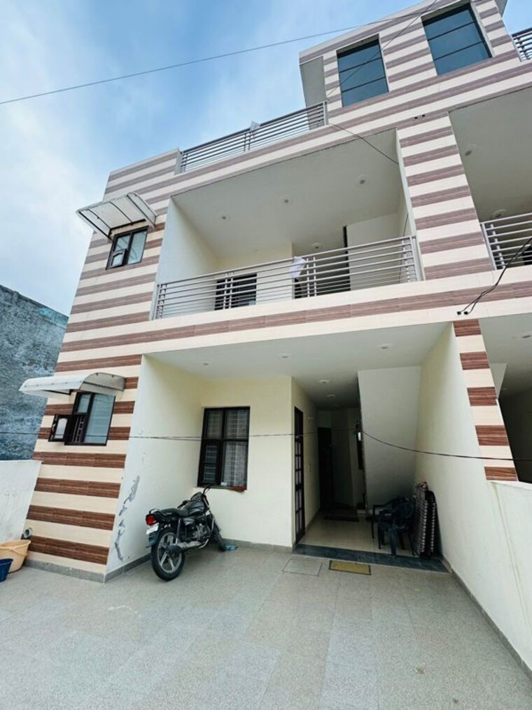 Exterior View, patiala road 6 Bedroom 230 Sq.Yd. Independent House In Patiala Road Zirakpur 9946182