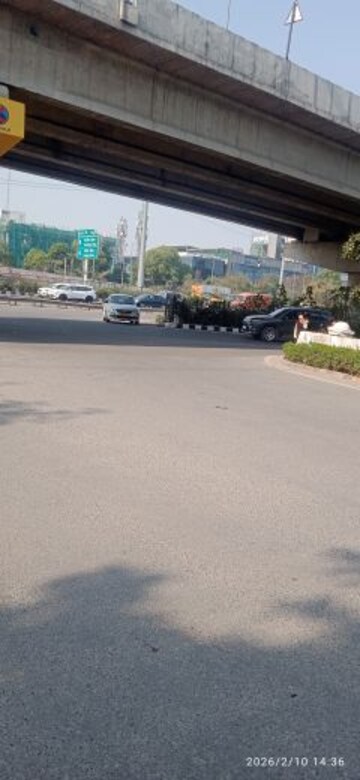 Parking in 4 BHK Builder Floor at DLF Atria, Dlf Phase ii – for Rent