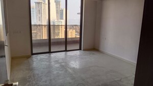 Room in 4 BHK Apartment at Dynamix Woodlands Apartment, Malad East – for Rent