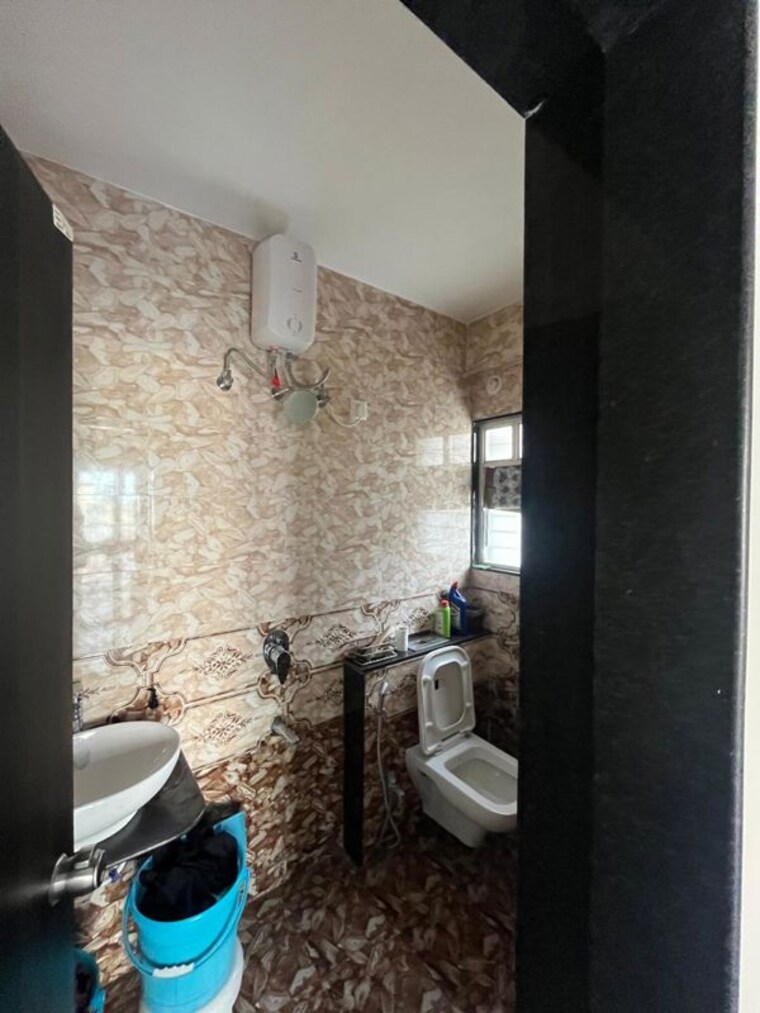 Bathroom, solitaire-residency 2 Bedroom 950 Sq.Ft. Apartment In Pimple Saudagar Pune 9946213