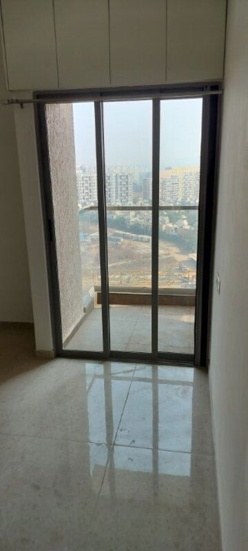 Room in 2 BHK Apartment at Vilas Javdekar Yashwin Enchante, Kharadi – for Rent