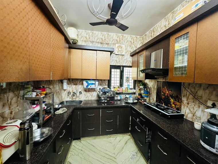 Kitchen, shalimar bagh 2 Bedroom 900 Sq.Ft. Builder Floor In Shalimar Bagh Delhi 9946228