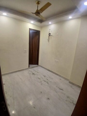 Room in 2 BHK Builder Floor at Shalimar Bagh – for Sale