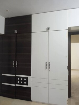 Furnished Amenities in 1 BHK Apartment at Satellite Royale, Goregaon East – for Rent