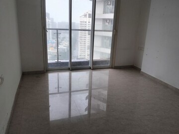 Room in 3 BHK Apartment at JP Decks, Goregaon East – for Sale