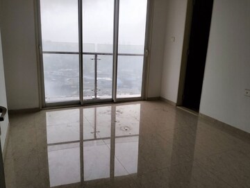 Room in 3 BHK Apartment at JP Decks, Goregaon East – for Sale