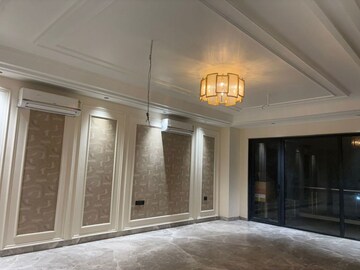 Building Lobby in 4 BHK Builder Floor at Green Fields Colony – for Rent