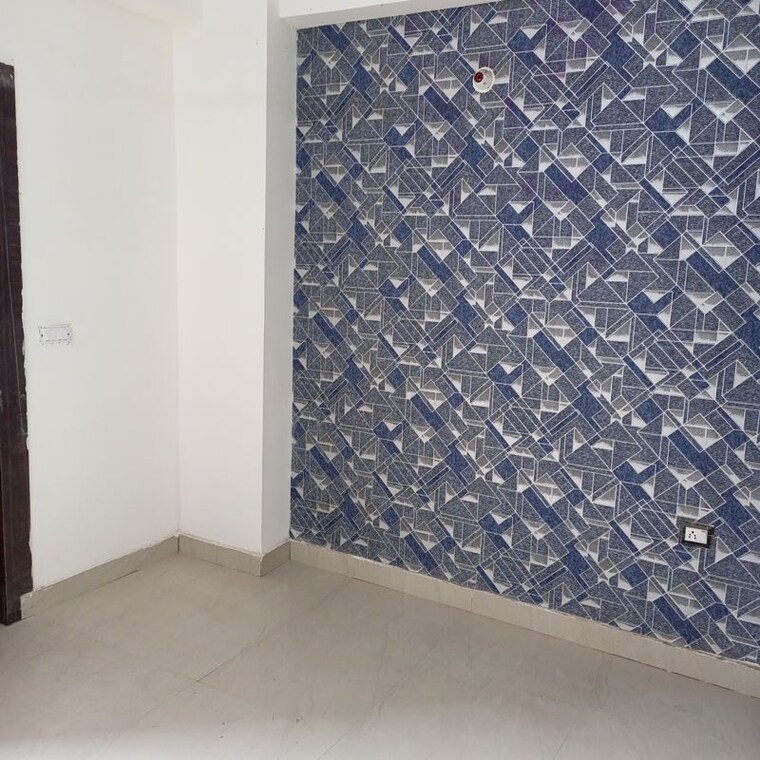 Bedroom, sector 73 2 Bedroom 950 Sq.Ft. Builder Floor In Sector 73 Noida 9946273
