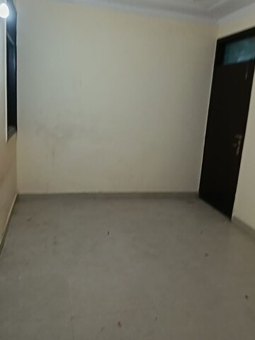 Room in 2 BHK Builder Floor at Neb Sarai – for Rent