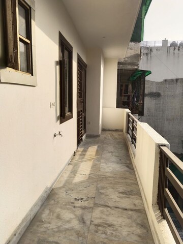 Building Lobby in 2 BHK Builder Floor at Srishti Greenfield Homes, Green Fields Colony – for Rent
