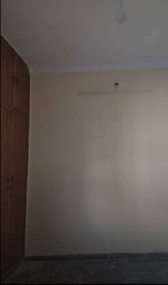 1 BHK Builder Floor For Rent in Sector 37