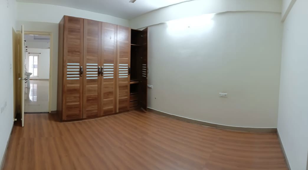 3 BHK + Study Room Apartment For Rent in Benson Town