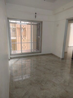 Room in 1 BHK Apartment at Shraddha Privilege, Kannamwar Nagar – for Rent